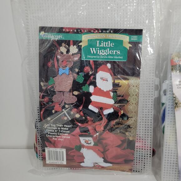 2 Needlecraft Shop Plastic Canvas Christmas Kits Church Coasters Little Wigglers - Picture 2 of 4